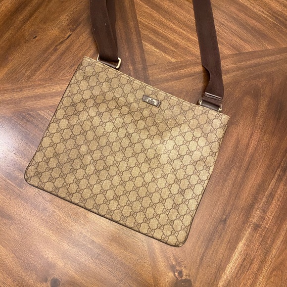 Gucci Handbags - Gucci GG logo Supreme Messenger Bag